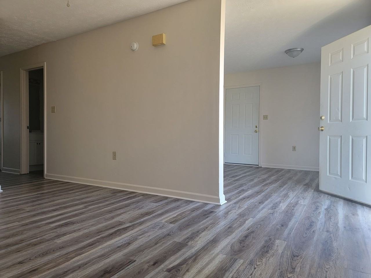 301 Clearwater Way - Photo 3 of 5