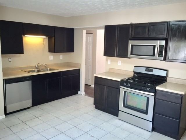 108 Grenoble Rd - Photo 2 of 18