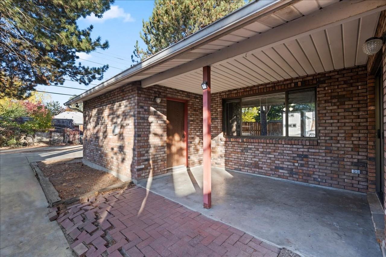 1307 W Warren St - Photo 3 of 21