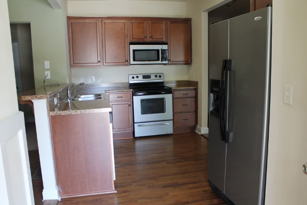 147 Ruth St - Photo 3 of 11