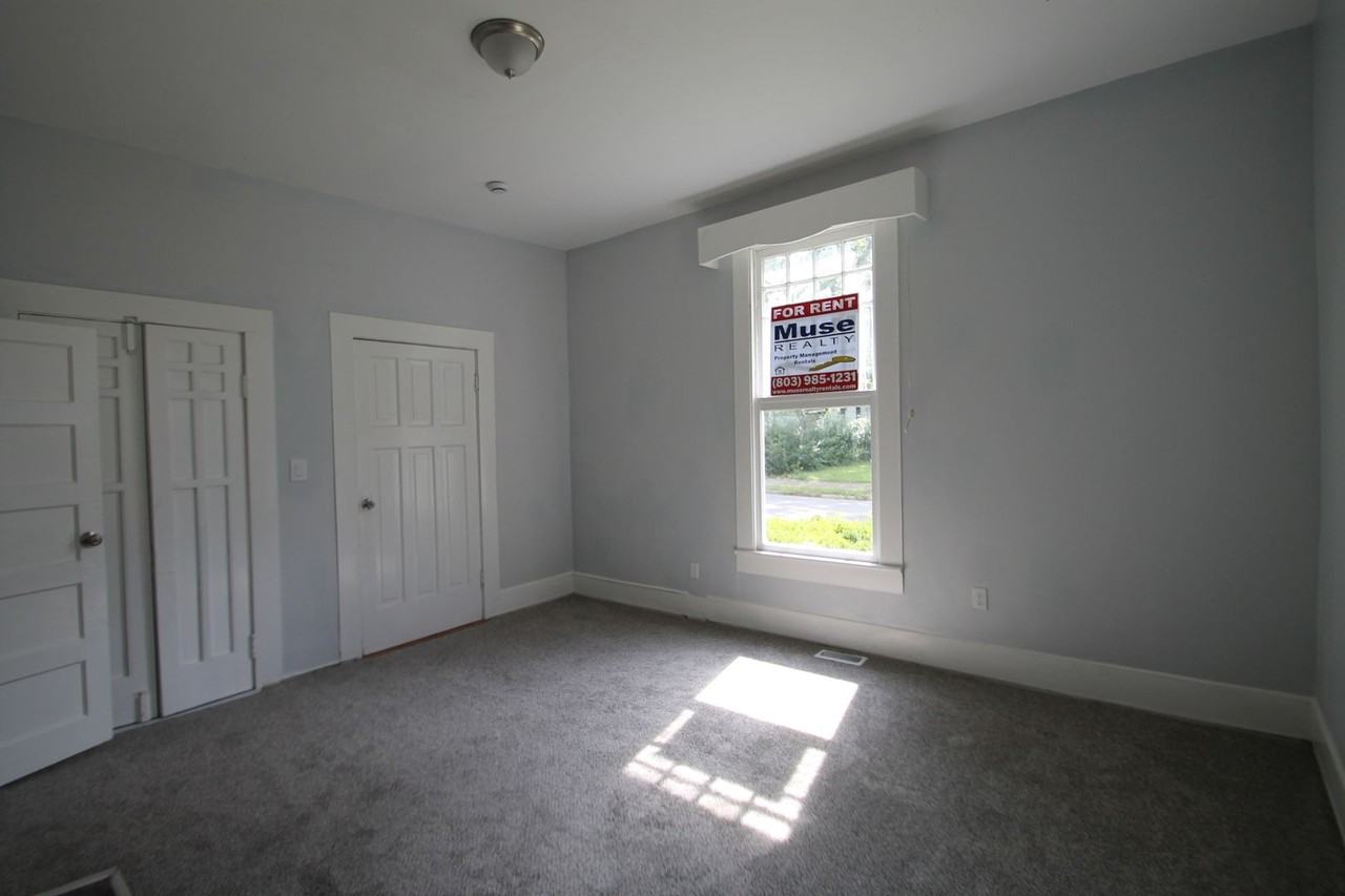 107 Pine Street - Photo 5 of 37