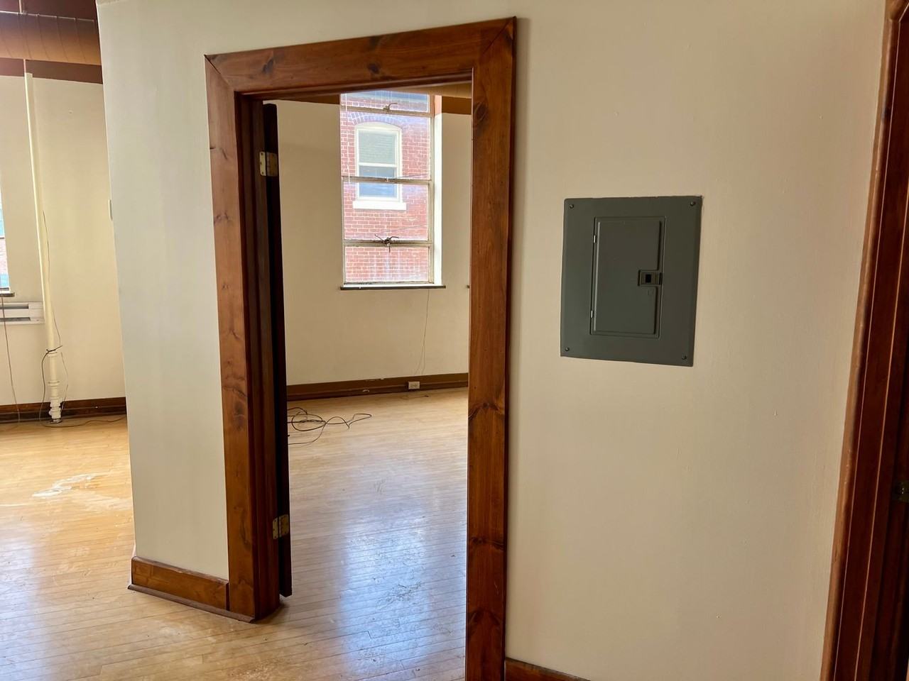 Hepburn - Photo 3 of 11