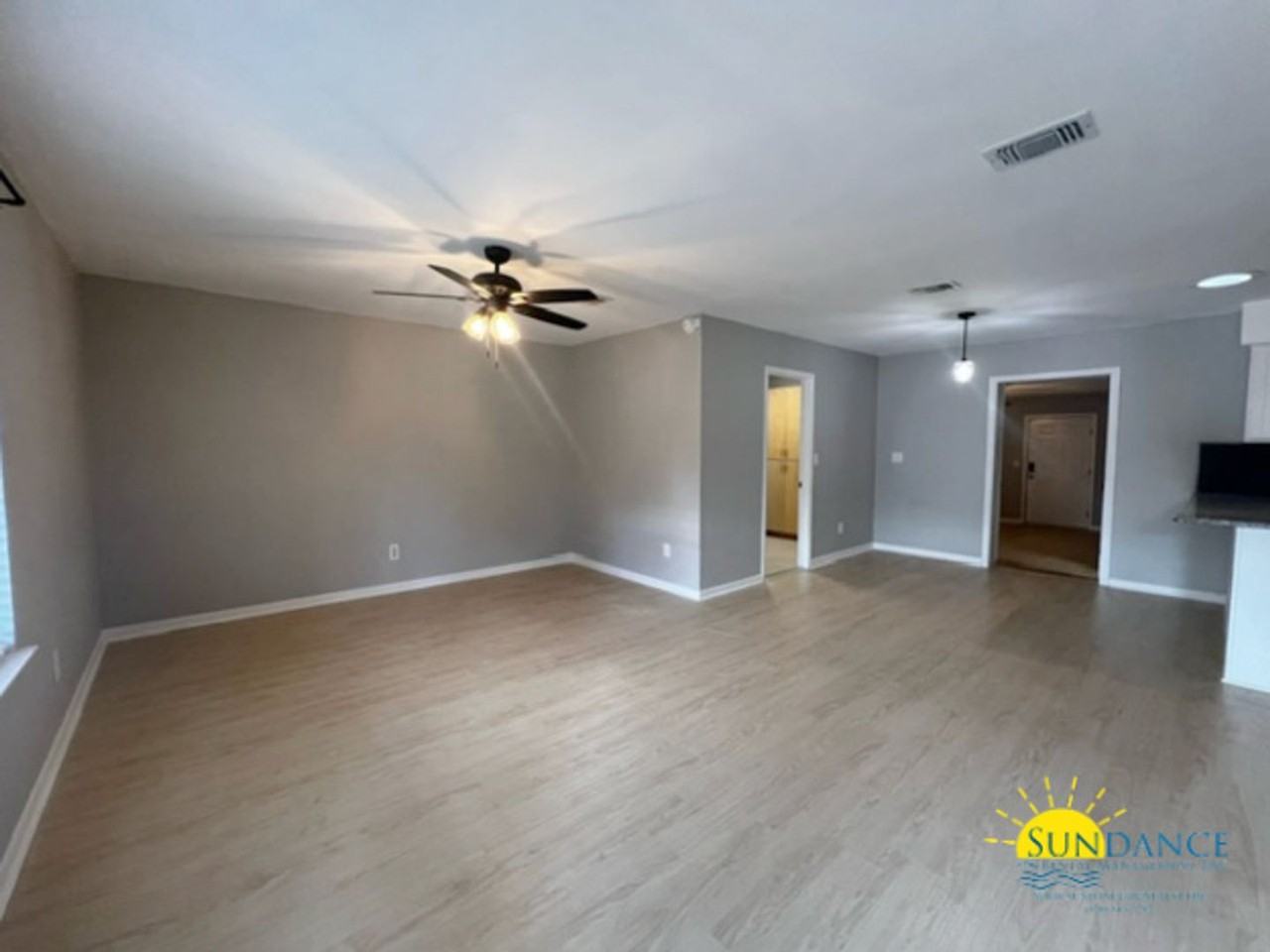 181 W North Ave - Photo 3 of 21