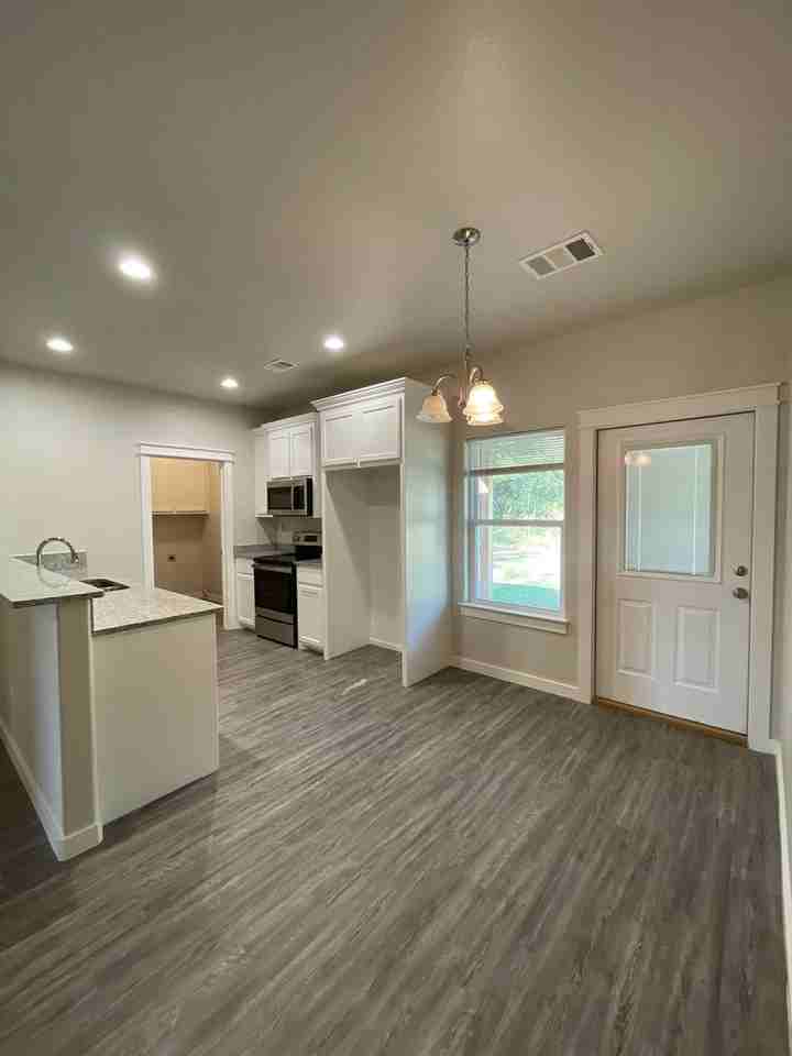 354 Western Hills Dr - Photo 3 of 13