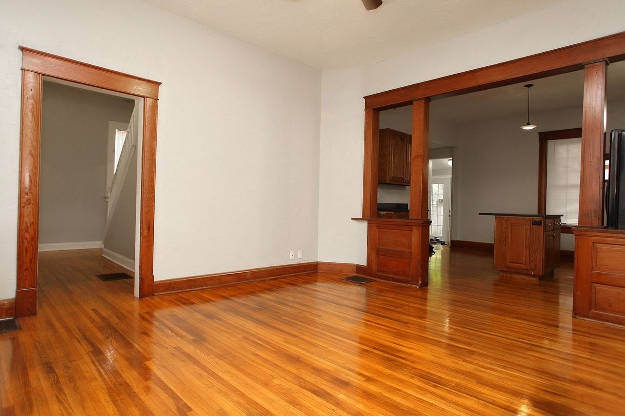 1037 W State St - Photo 3 of 18