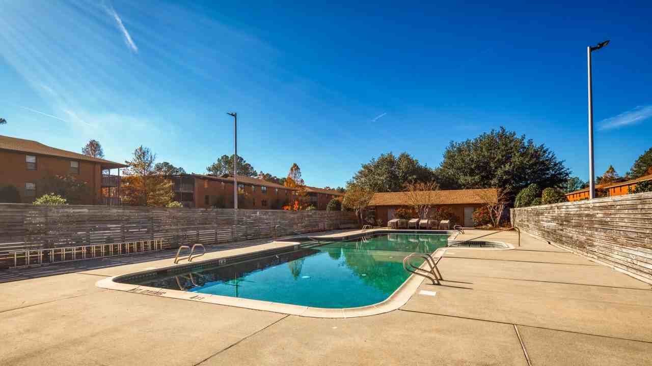 Emerald Lake - Photo 6 of 11