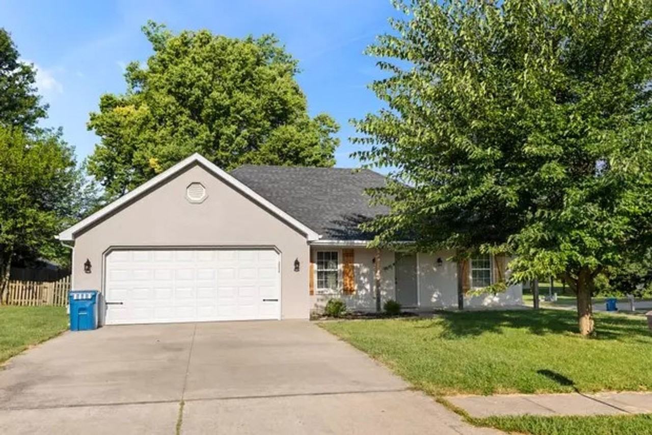 607 Winterway Dr - Photo 2 of 15