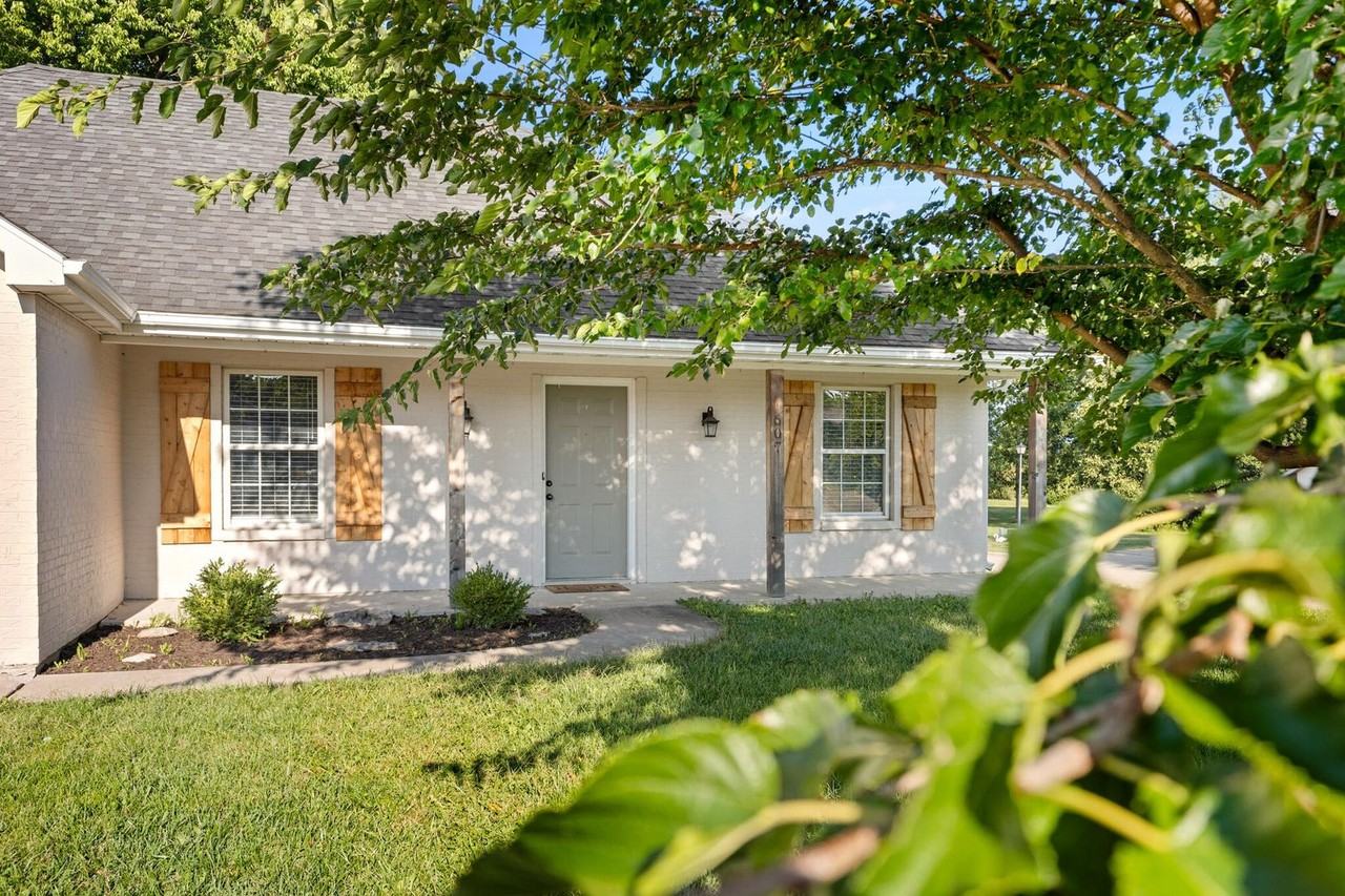 607 Winterway Dr - Photo 3 of 15