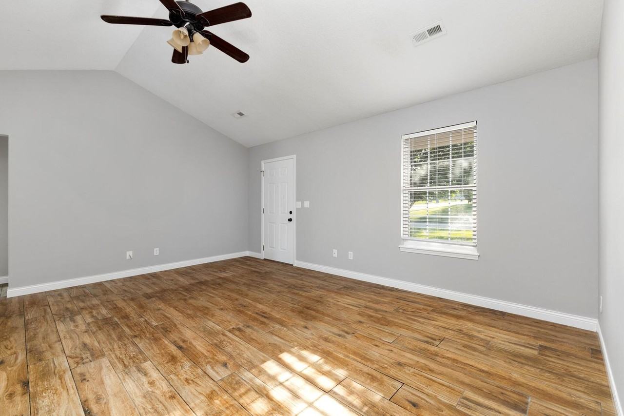 607 Winterway Dr - Photo 4 of 15