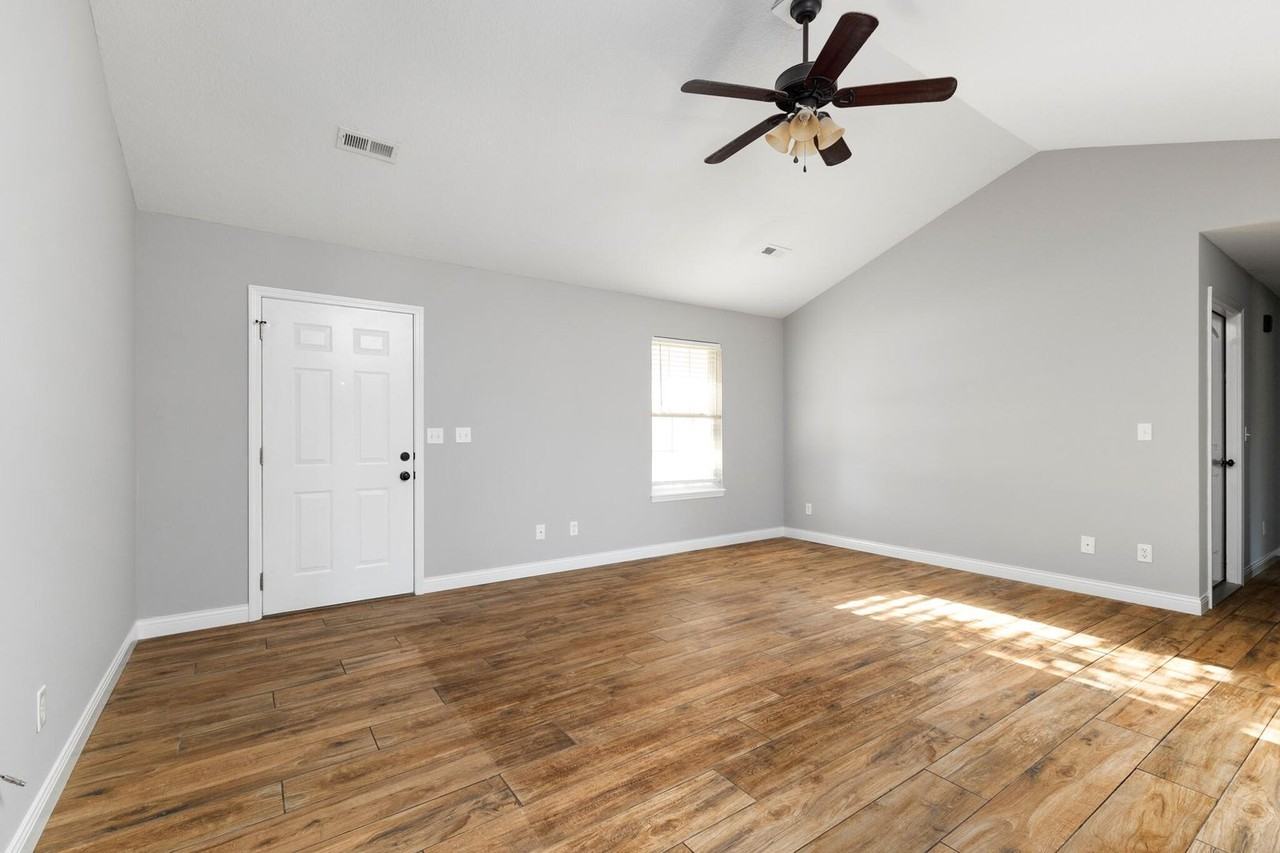 607 Winterway Dr - Photo 5 of 15