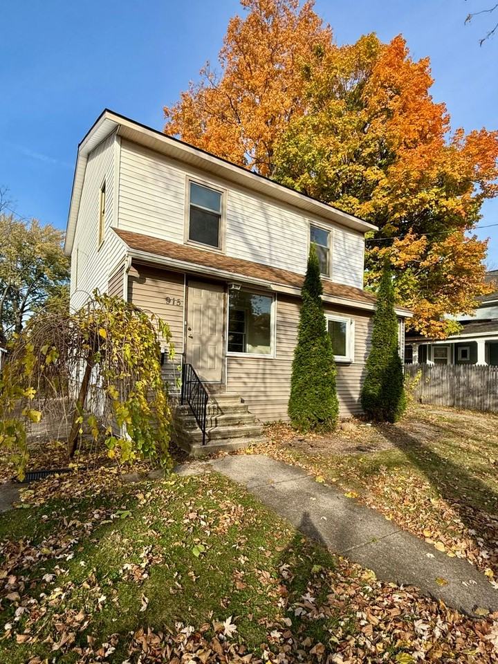 Washington 915/917 - Photo 2 of 25