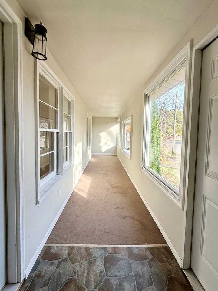 Washington 915/917 - Photo 3 of 25