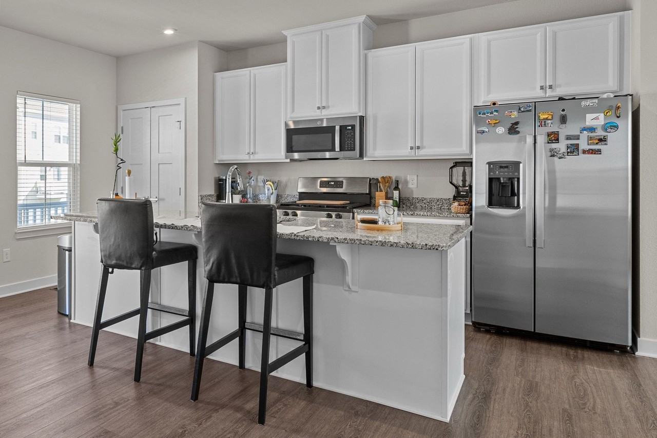 1211 Worden Way - Photo 7 of 39