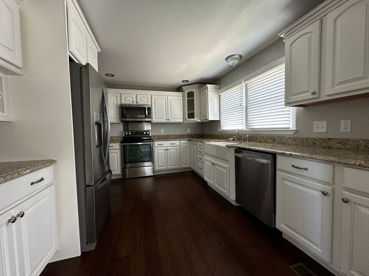 550 Jones Franklin Rd - Photo 4 of 28