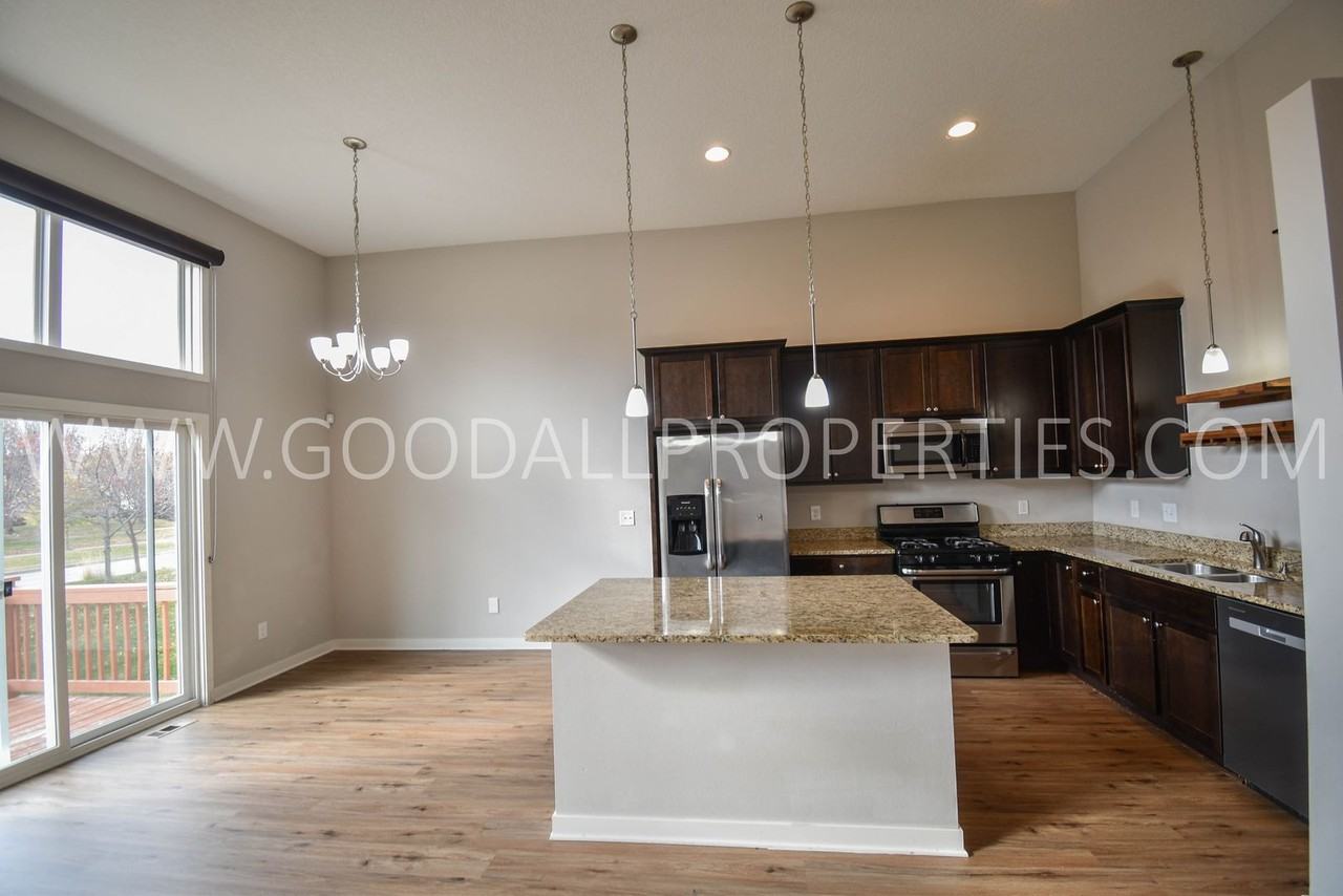 7890 Cottonwood Ln - Photo 7 of 31