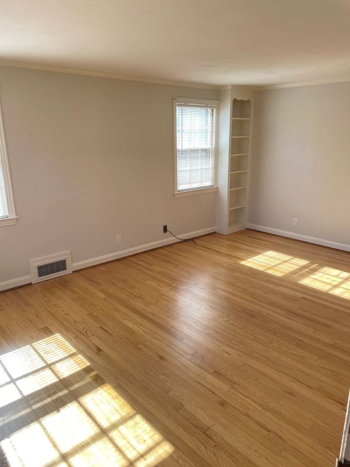 73 Maplewood Ave - Photo 3 of 10