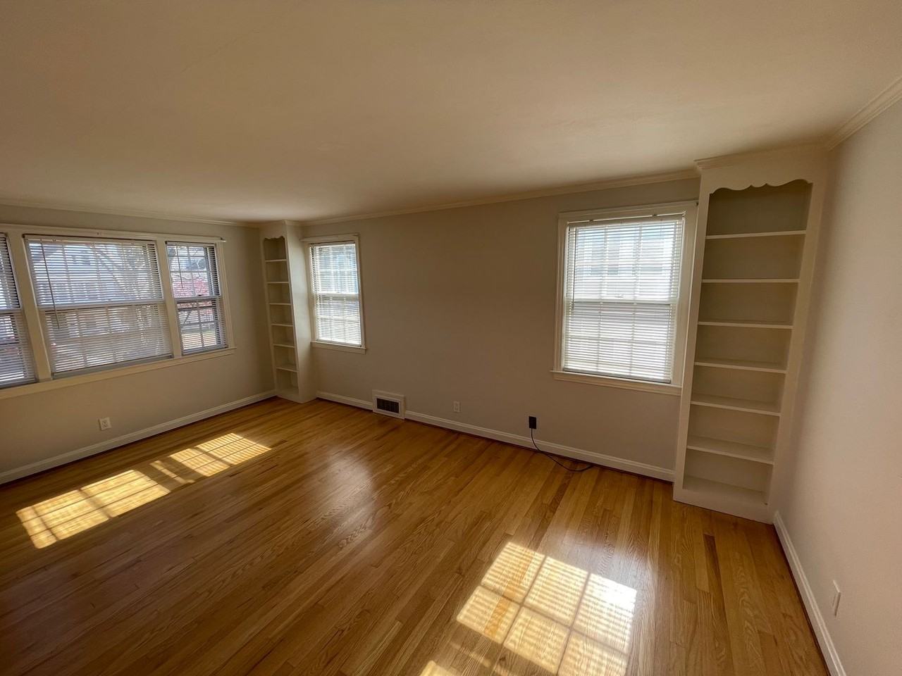 73 Maplewood Ave - Photo 5 of 10