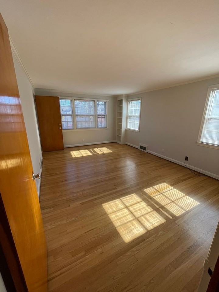 73 Maplewood Ave - Photo 6 of 10