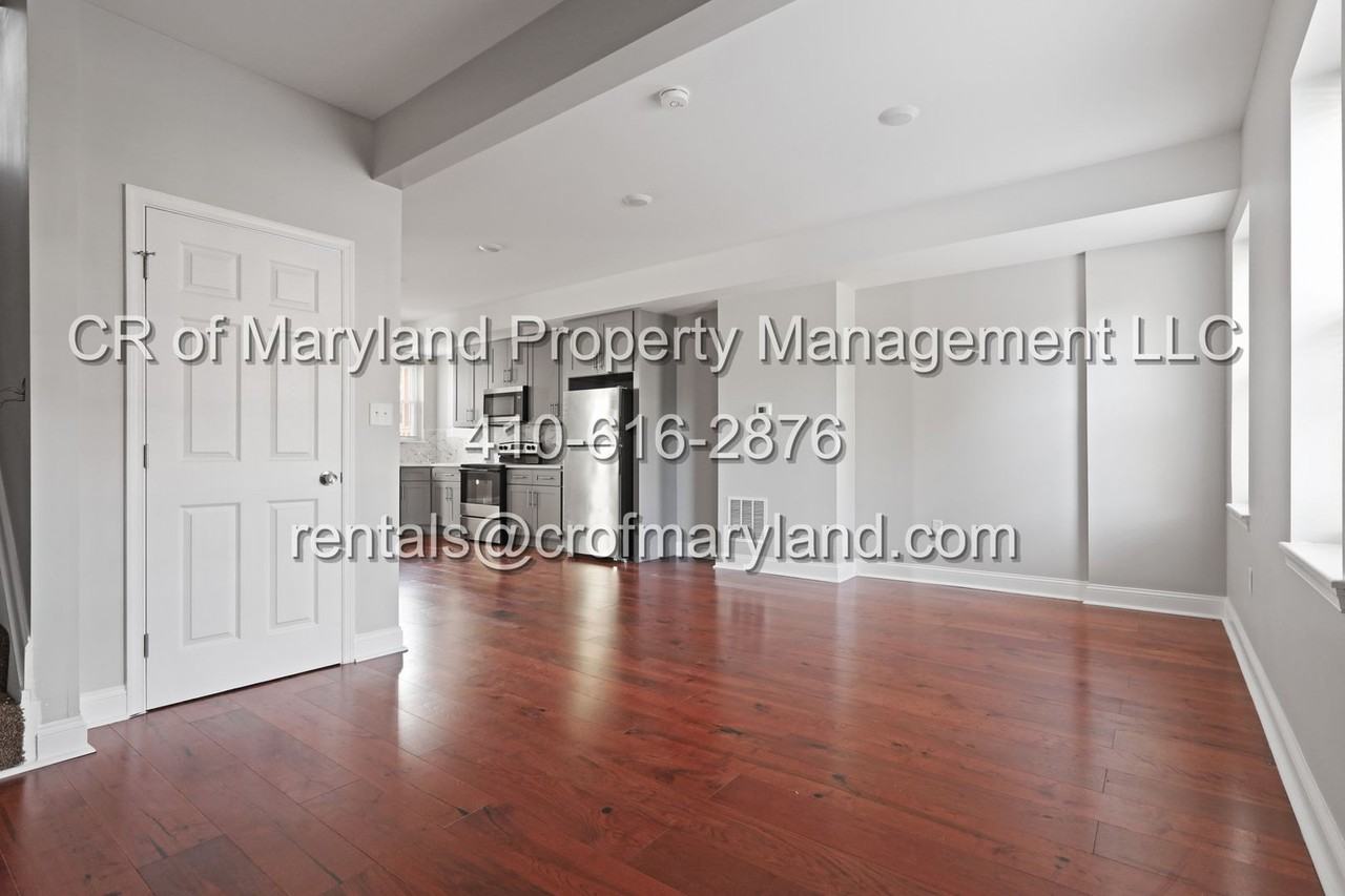 2807 Baker St - Photo 2 of 21