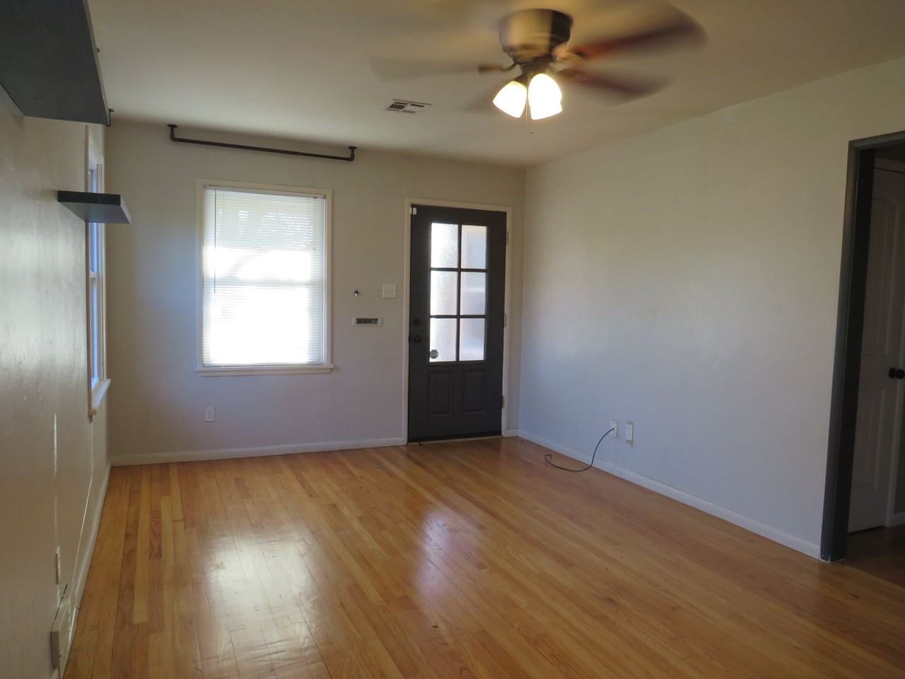 2945 Nw Euclid Ave - Photo 4 of 18