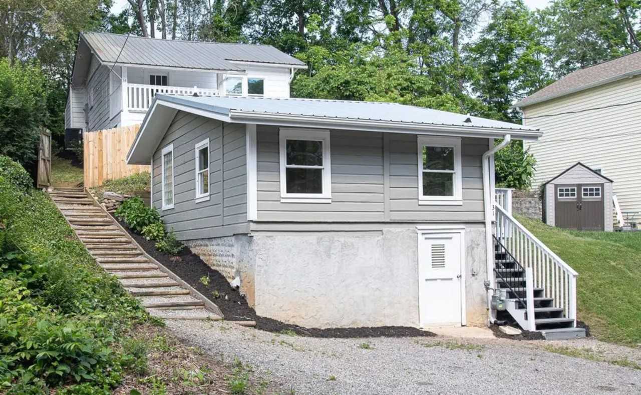 31 Hilldale Rd - Photo 2 of 10