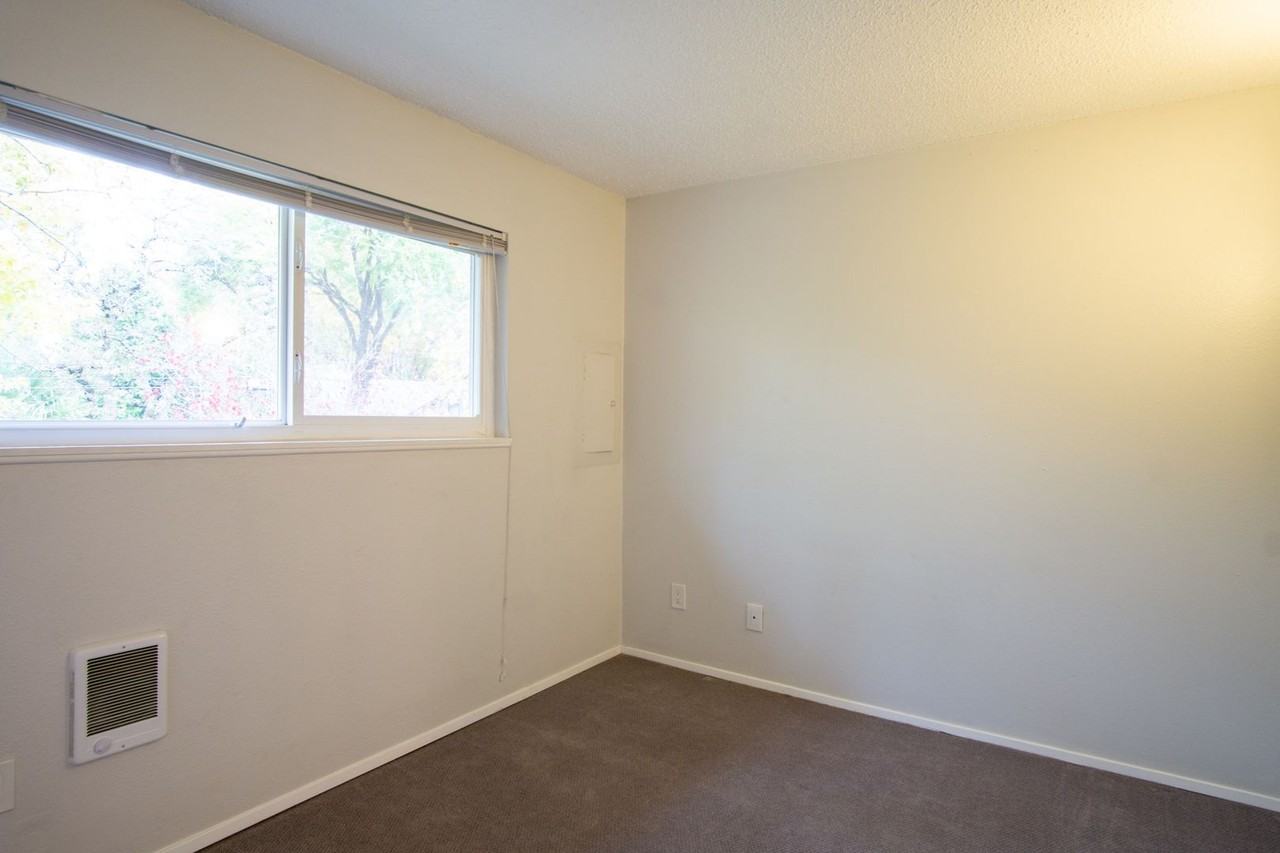 3506 Se 15th Ave #5 - Photo 6 of 14