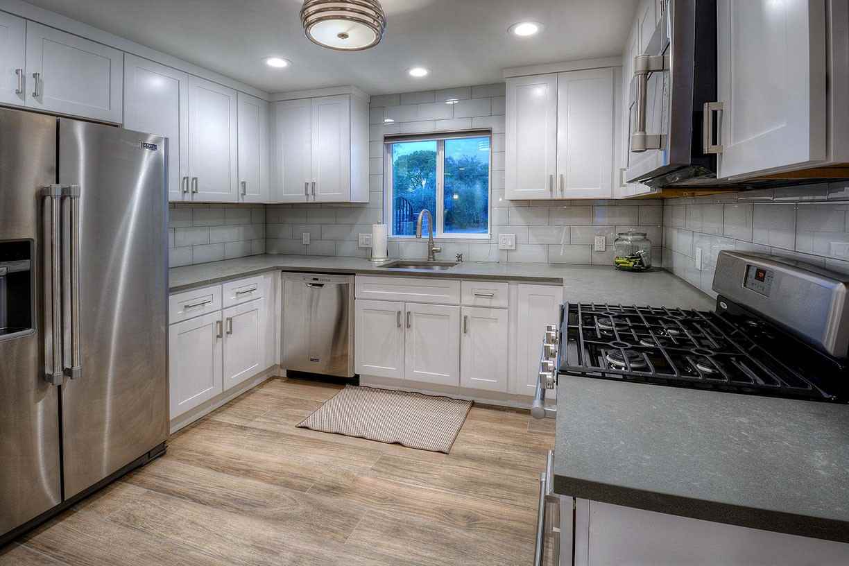 3442 E 3rd St - Photo 7 of 32