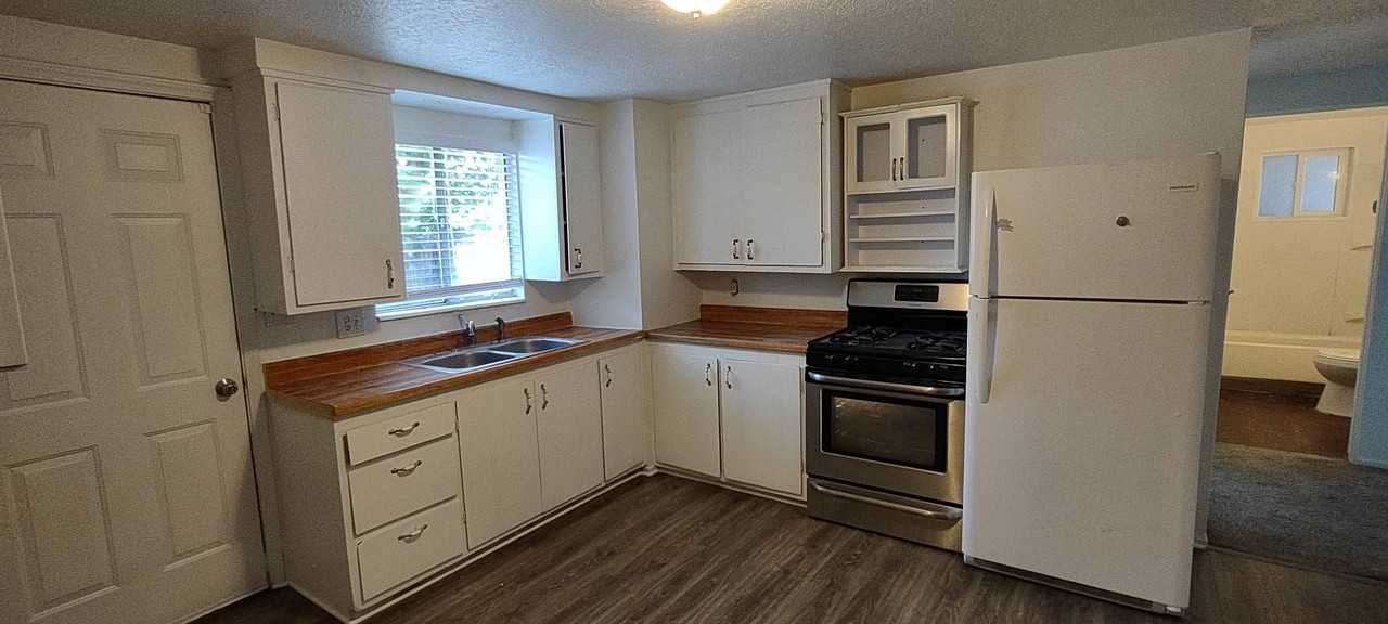 8226 S 1750 W - Photo 6 of 20