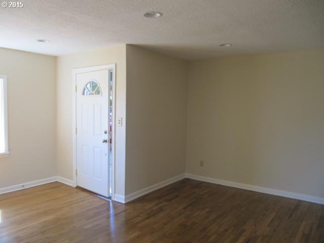 350 N Maple St - Photo 3 of 16