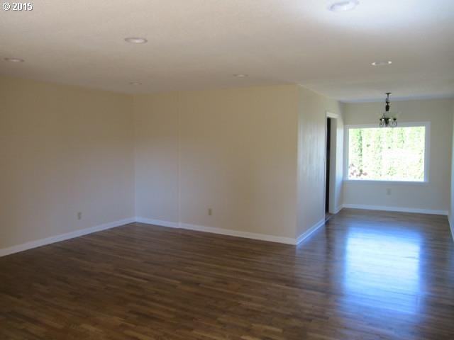 350 N Maple St - Photo 5 of 16