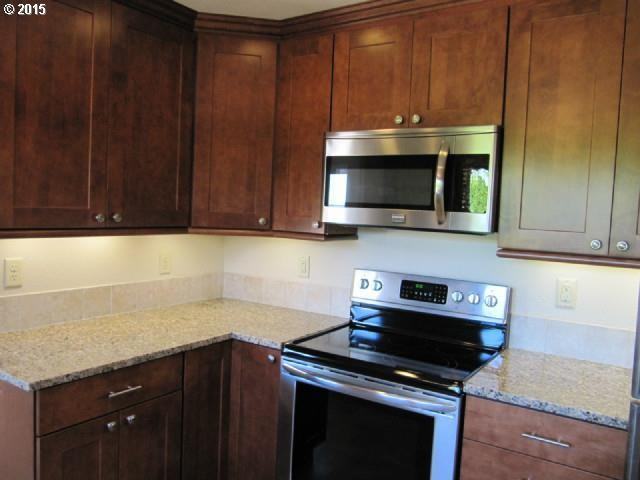 350 N Maple St - Photo 6 of 16