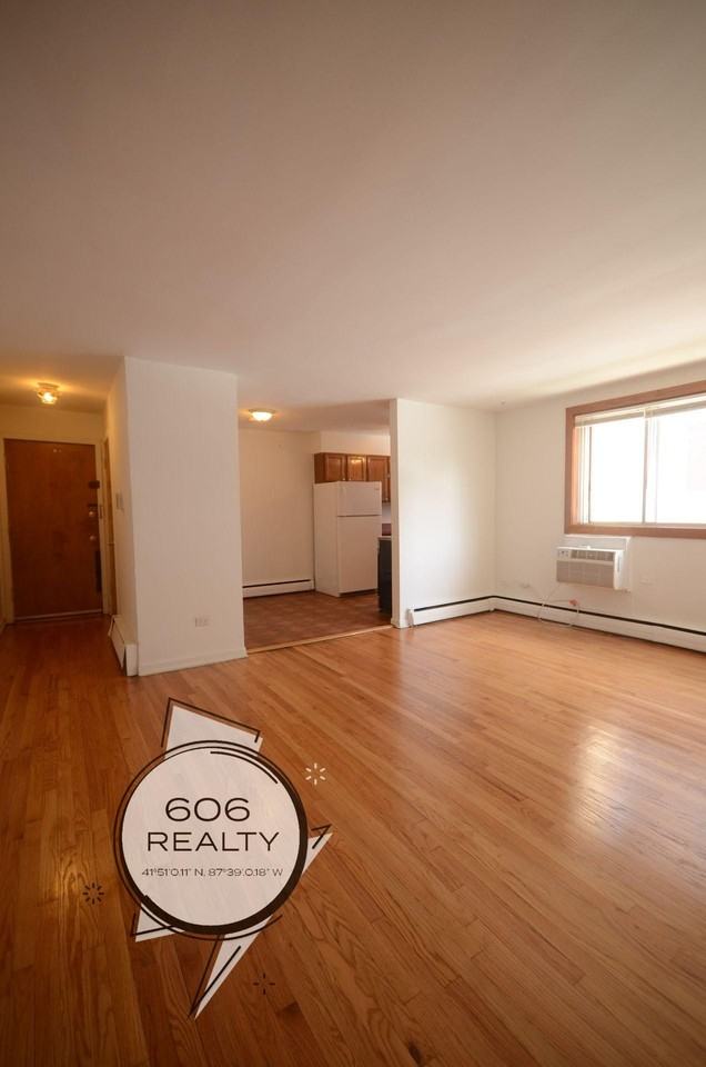 East Rogers Park Units on Juneway! - Photo 4 of 8