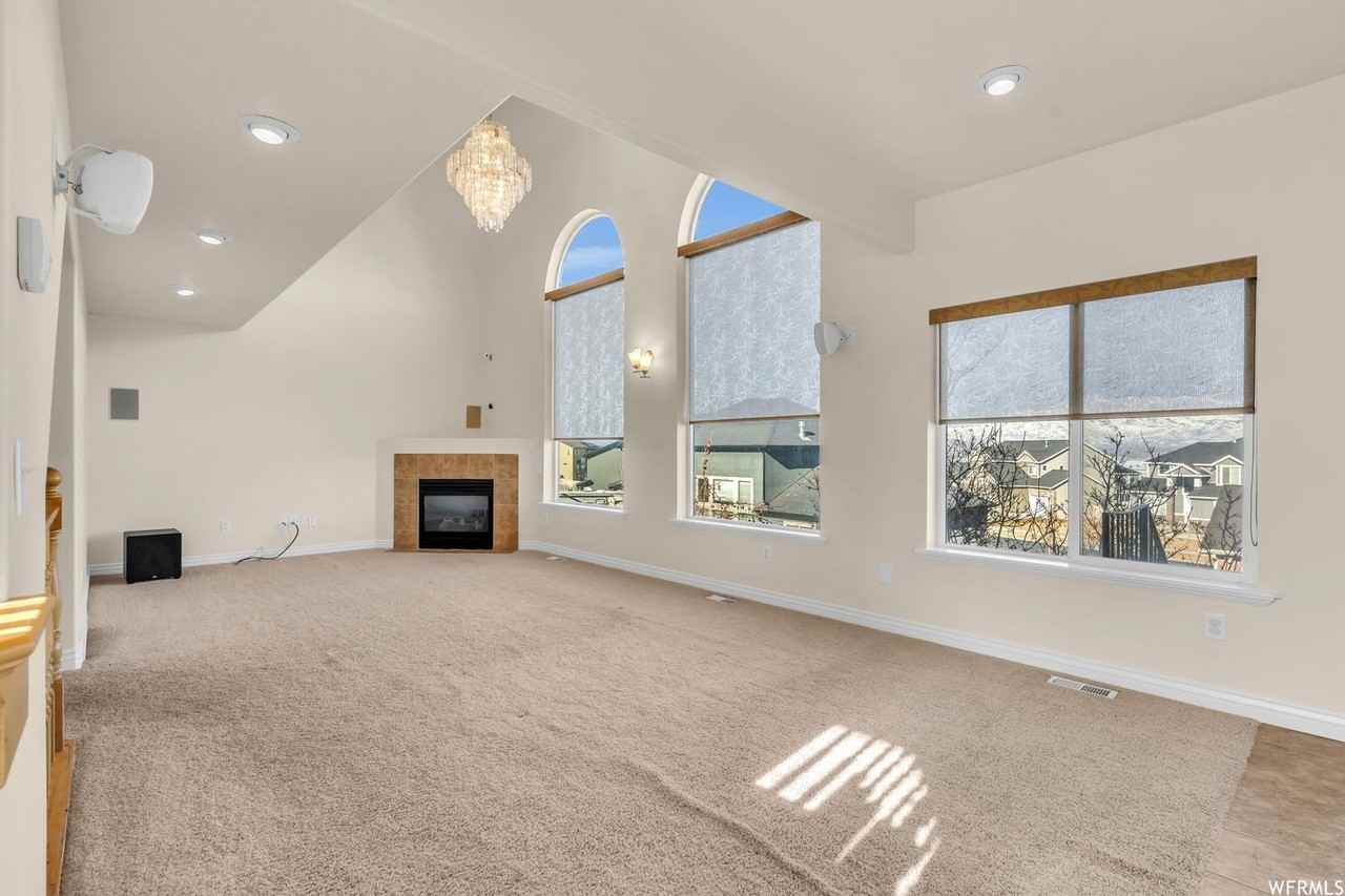 236 W Stillwater Dr - Photo 7 of 38