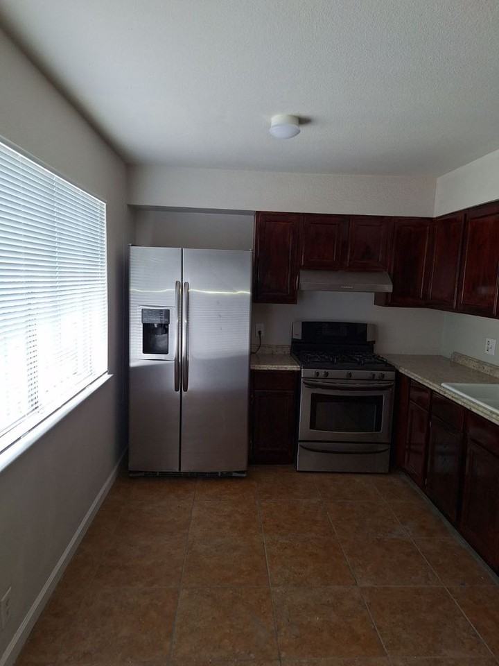 3503 Mercury St #B - Photo 2 of 25