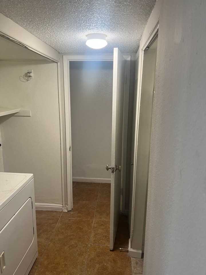 3503 Mercury St #B - Photo 5 of 25