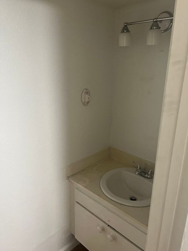 3503 Mercury St #B - Photo 7 of 25