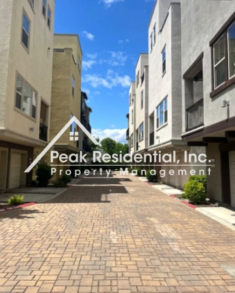 437 Lug Ln - Photo 2 of 18