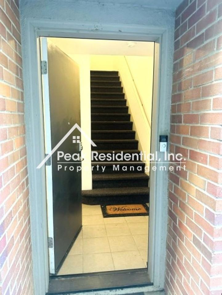 437 Lug Ln - Photo 3 of 18