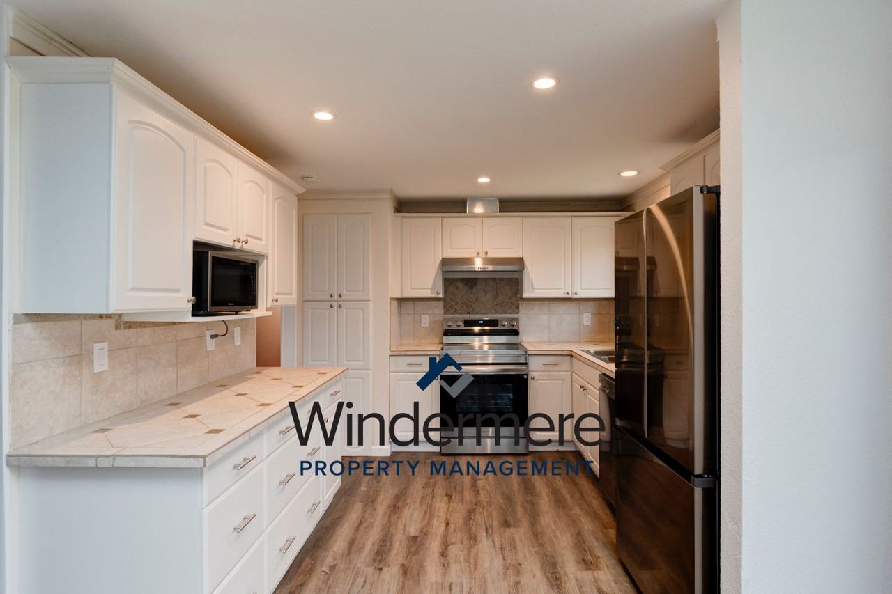 890 Nw Haslo Pl - Photo 2 of 28