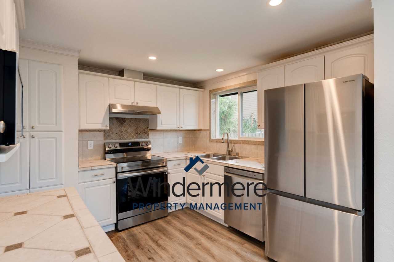 890 Nw Haslo Pl - Photo 3 of 28