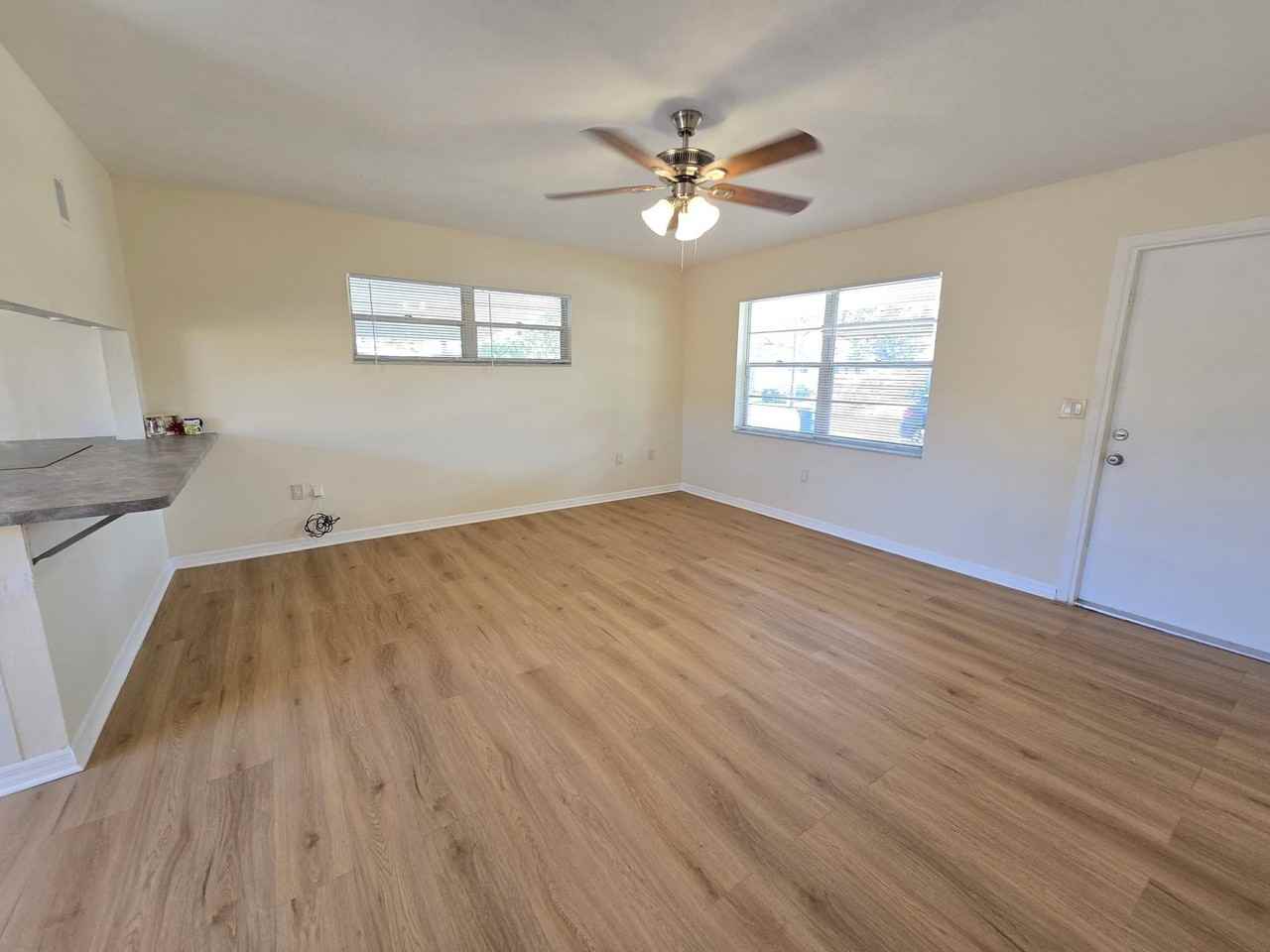 6040 Colonial Dr - Photo 3 of 18