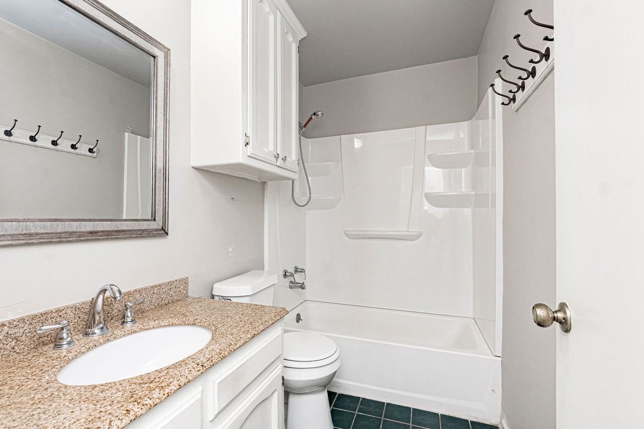 10536 N Oak Hills Pkwy - Photo 5 of 10