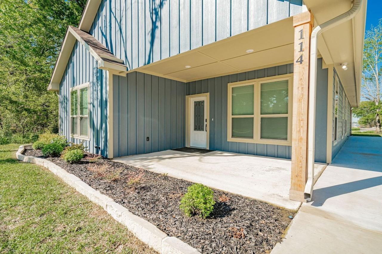 114 Sierra Madre St - Photo 3 of 34