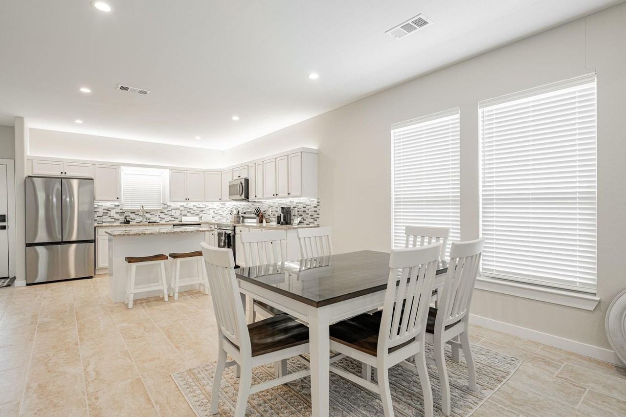 114 Sierra Madre St - Photo 7 of 34