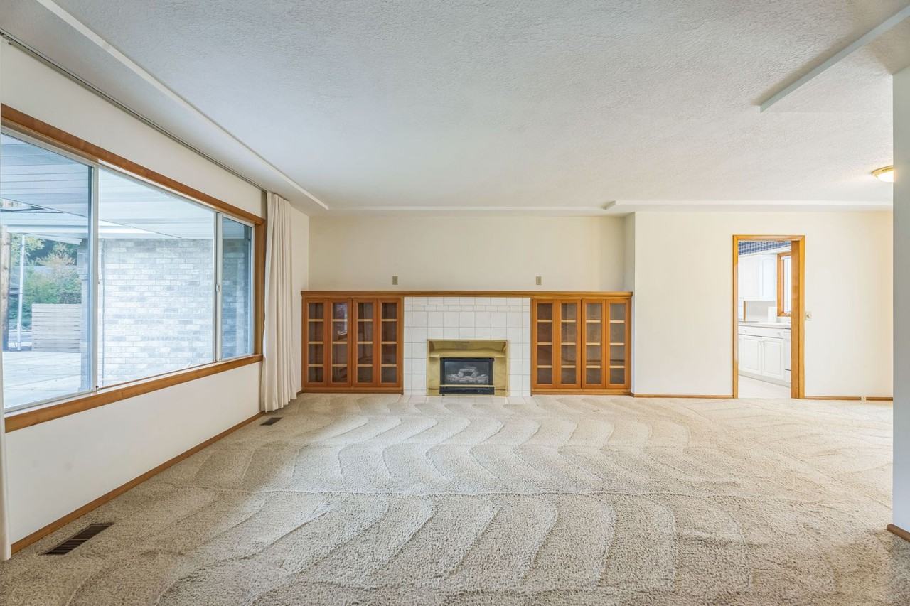 2780 Ne Jackson School Rd - Photo 3 of 12