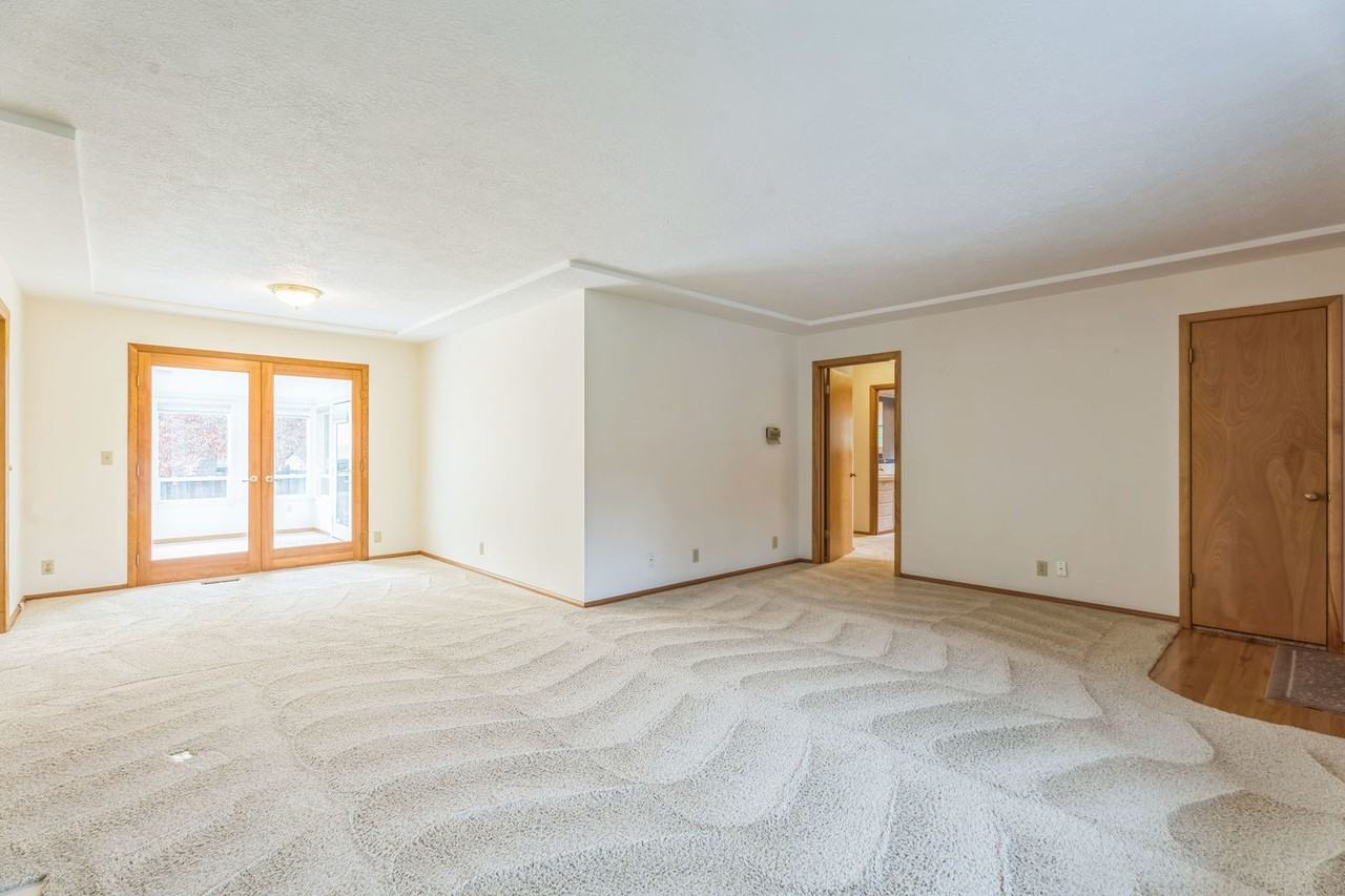 2780 Ne Jackson School Rd - Photo 4 of 12