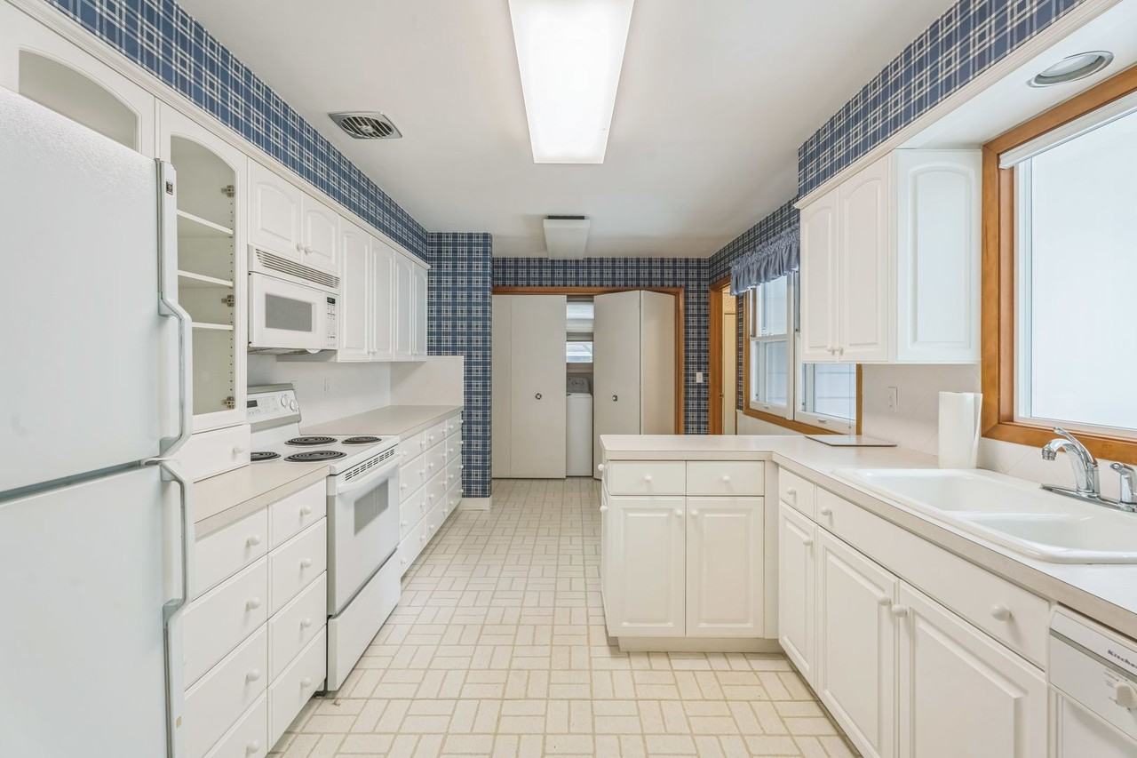 2780 Ne Jackson School Rd - Photo 6 of 12