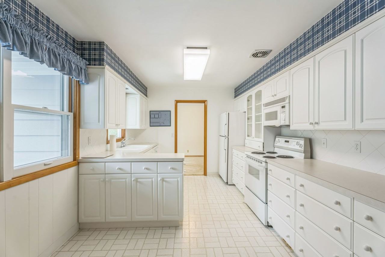 2780 Ne Jackson School Rd - Photo 7 of 12