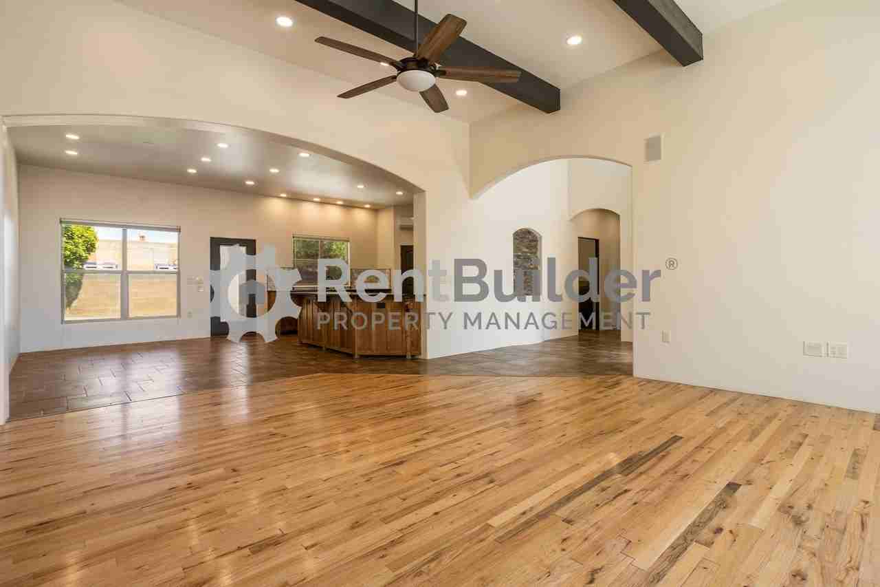 2232 Rio Grande Blvd Nw - Photo 3 of 40