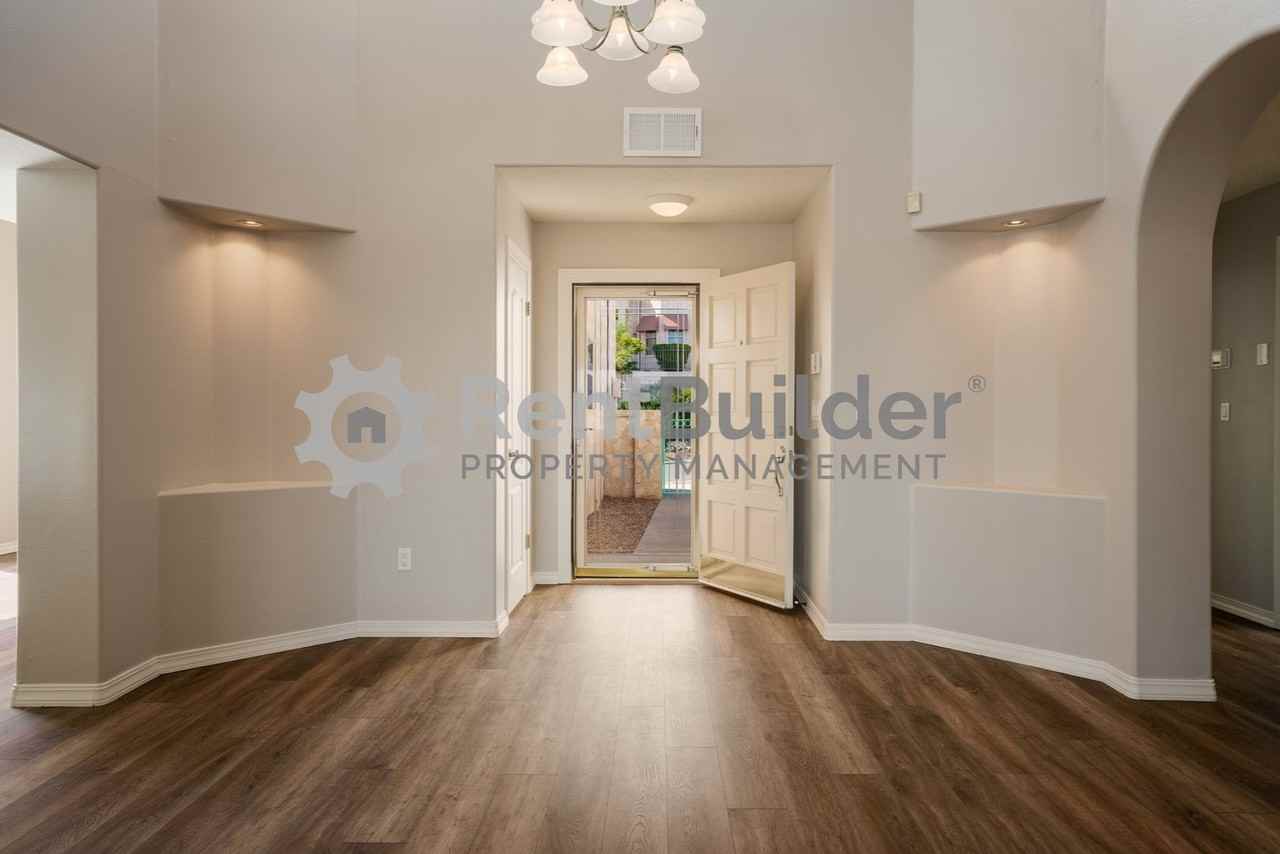 9204 Camino Viejo Nw - Photo 2 of 26